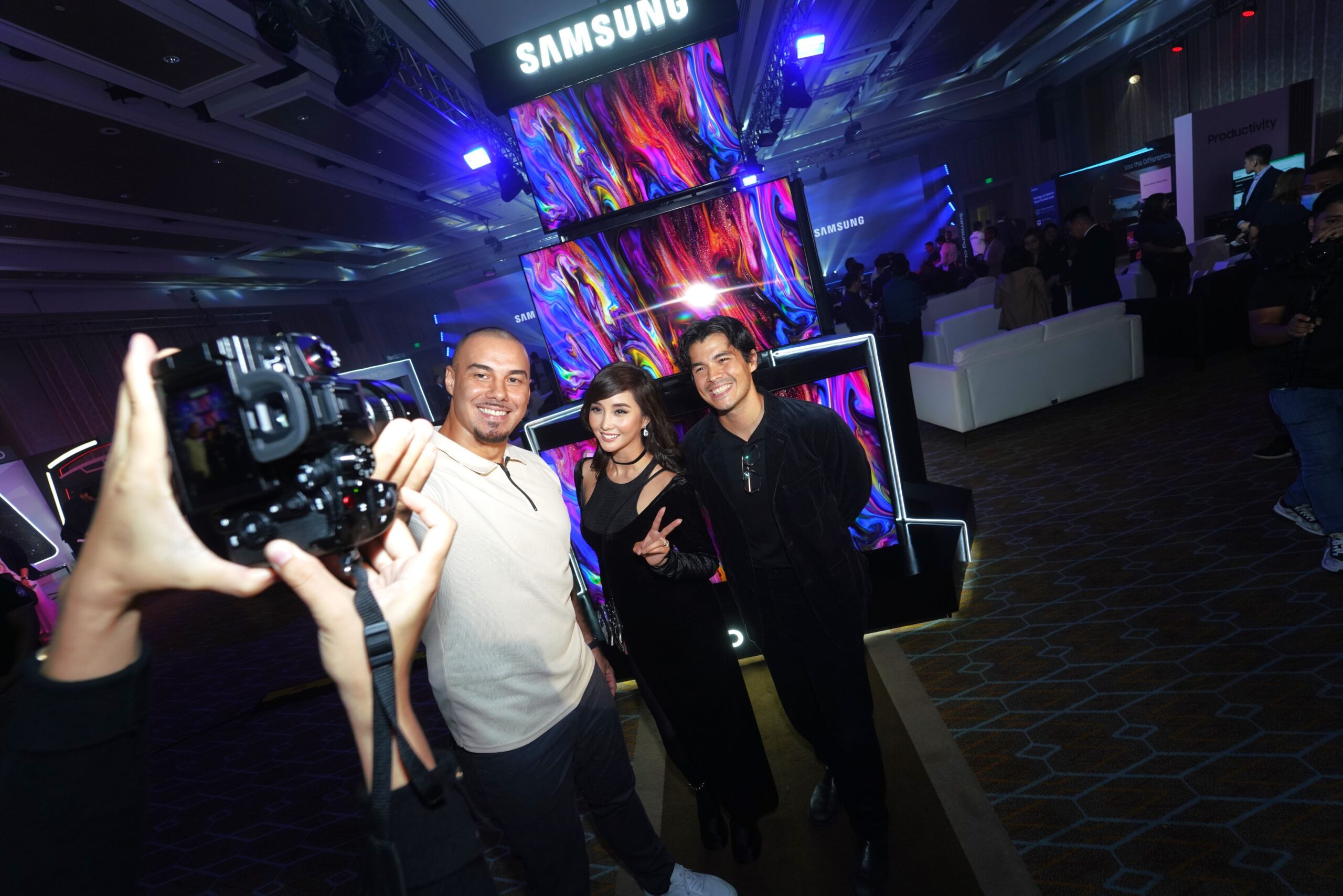 Samsung TV Ambassadors Doug Kramer, Alodia Gosiengfiao-Quimbo, Erwan Heussaff