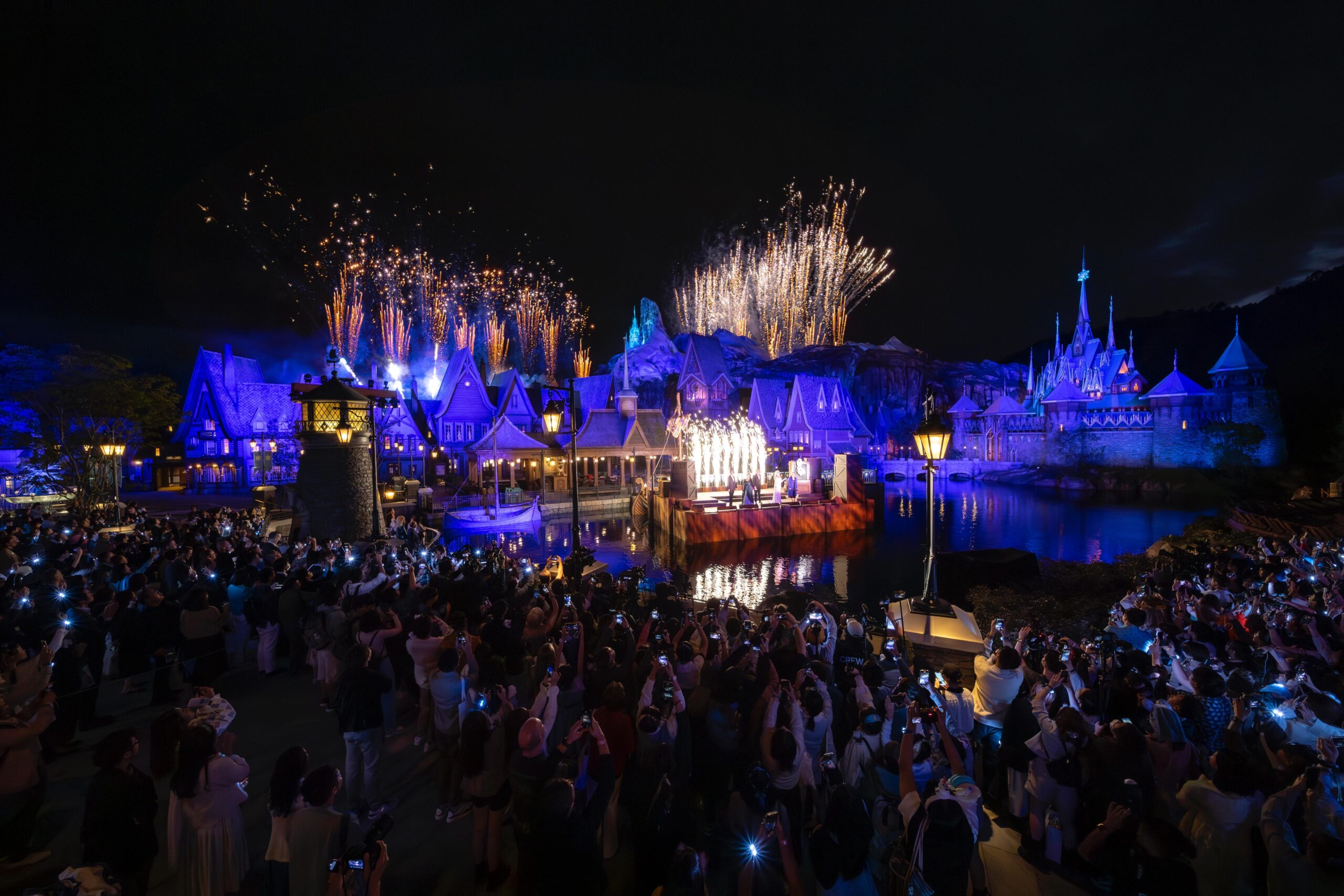 Hong Kong Disneyland Hosts “A Spectacular Celebration of World of Frozen”