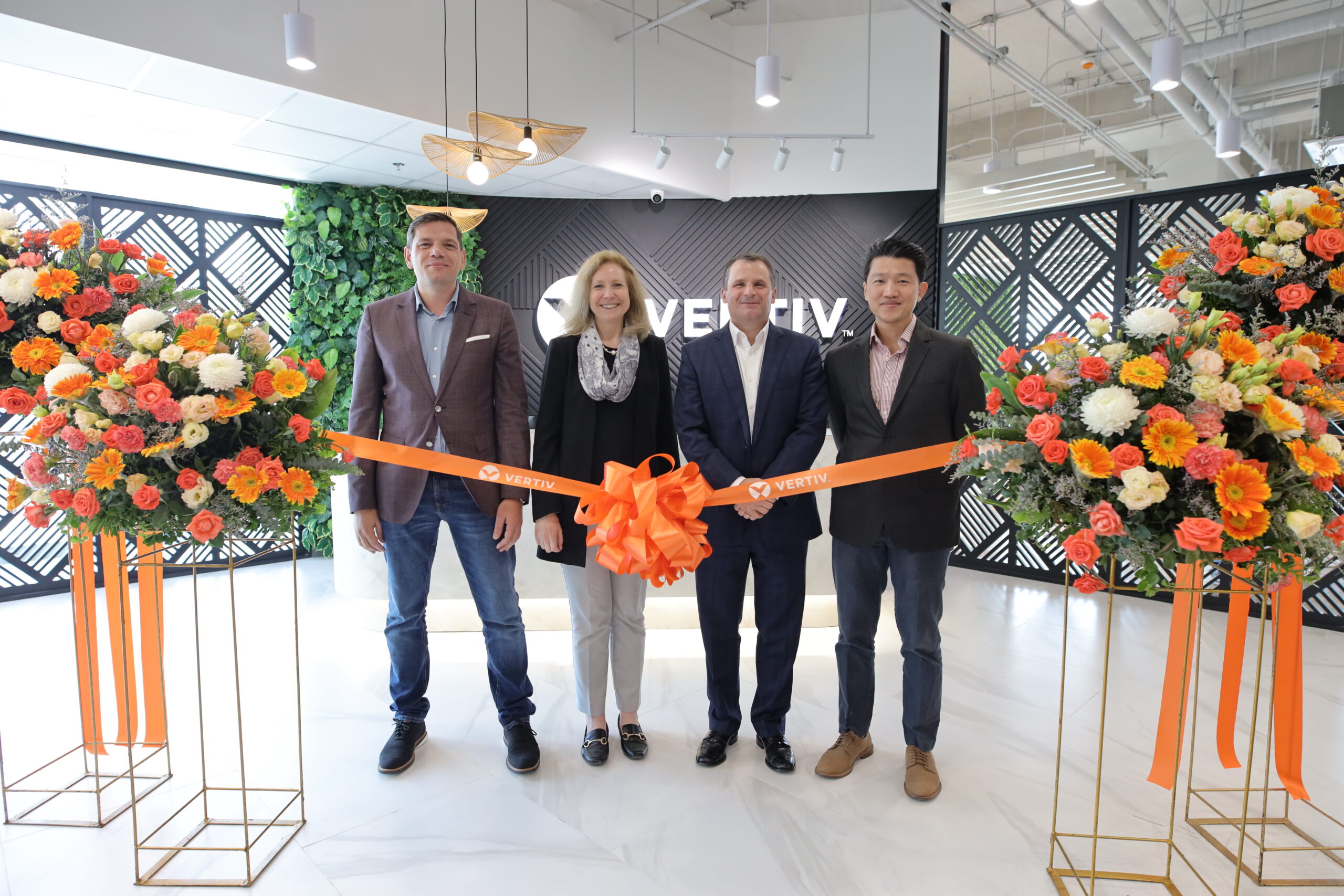 Vertiv Announces Opening of New Philippines Office and Customer Experience Center at SM Mega Tower
