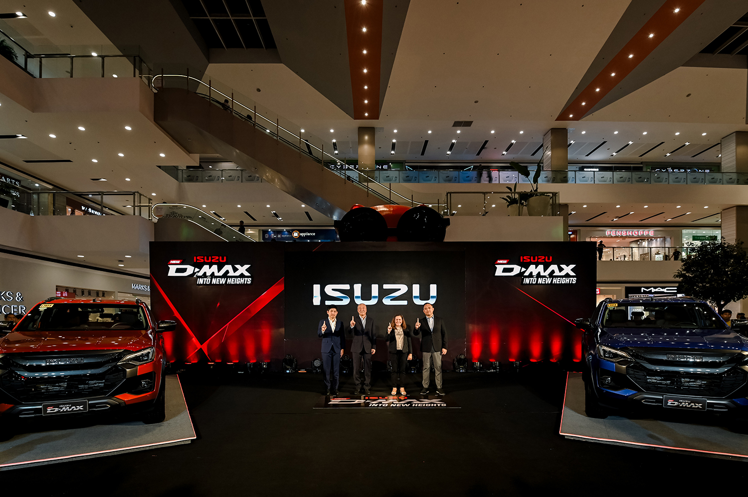 Isuzu D-MAX continues to excite with Mall Display and Action Playground in Davao City