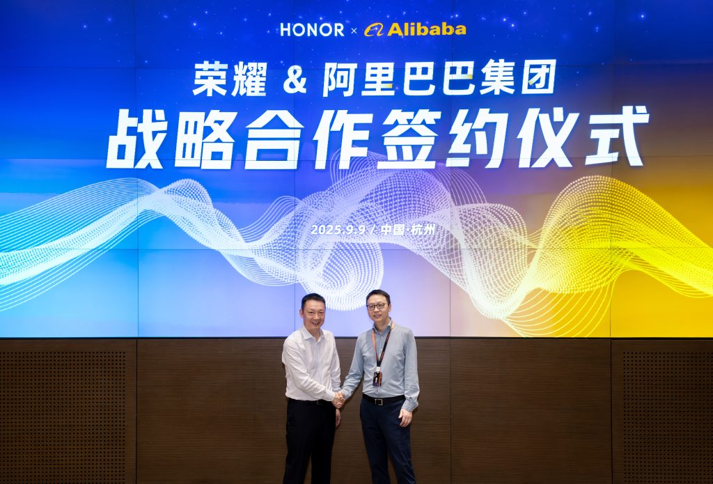 HONOR and Alibaba Announce Strategic AI CollaborationPioneering a new era of AI-driven mobile experiences through comprehensive cloud-device integration.