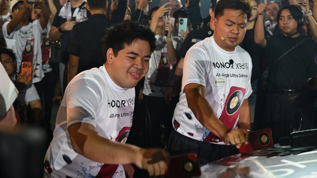 WATCH: Joshua Garcia, Julia Barretto Test 2026&rsquo;s Toughest Phone HONOR X9d 5G against Tesla Cybertruck