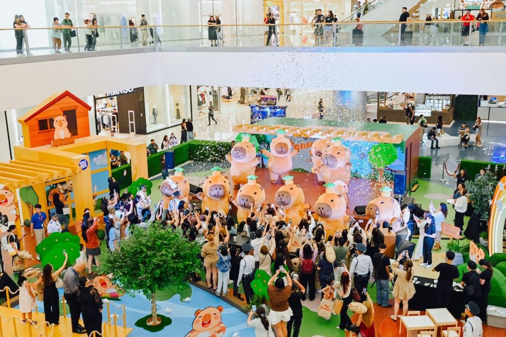 SM Mall of Asia brings the internet&rsquo;s chillest icon to life with Capy-ness Park