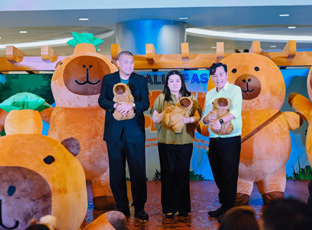 SM Mall of Asia brings the internet&rsquo;s chillest icon to life with Capy-ness Park