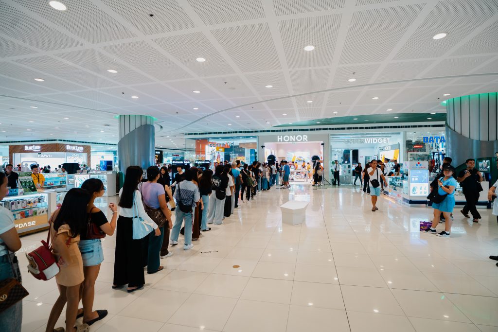 Nationwide Rush: HONOR 600 First Day Sale Draws Huge Crowds