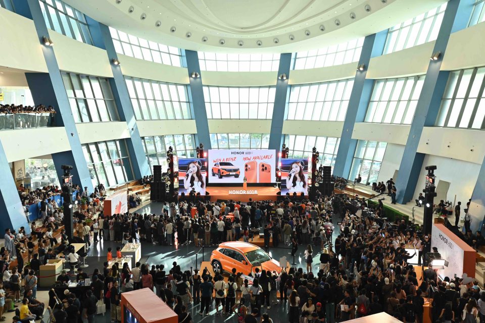 HONOR 600 Fever Takes Over Mall of Asia as Thousands of Fans Flock to First Day Sale Event&nbsp;