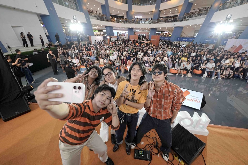 HONOR 600 Fever Takes Over Mall of Asia as Thousands of Fans Flock to First Day Sale Event HONOR 600 Fever Takes Over Mall of Asia as Thousands of Fans Flock to First Day Sale Event