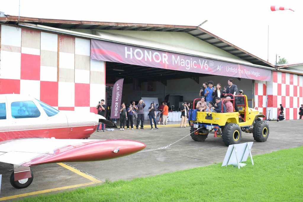 Can the HONOR Magic V6 Survive a 1-Ton Aircraft? Can the HONOR Magic V6 Survive a 1-Ton Aircraft?