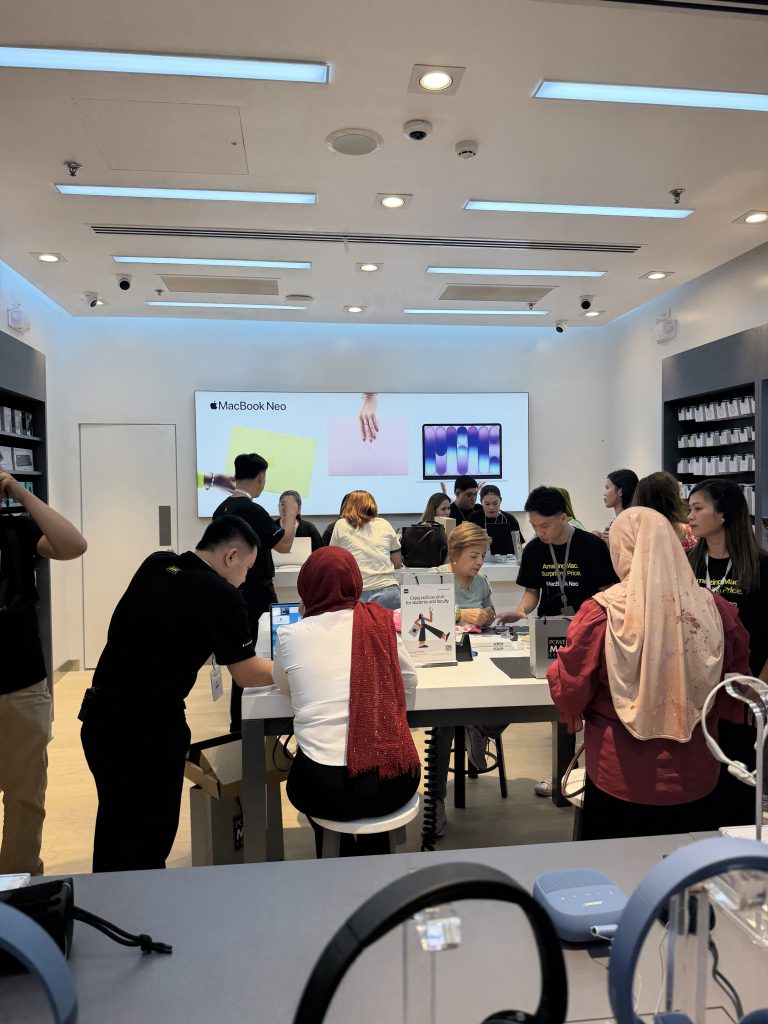 More Ways to Shop: New Power Mac Center, The Loop stores open in Davao
